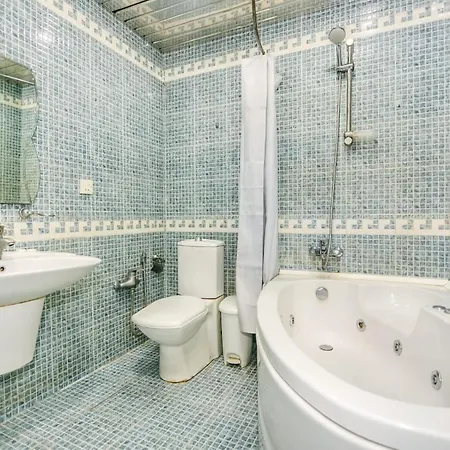 White Apartment In The Nizami Street Baku Exterior photo
