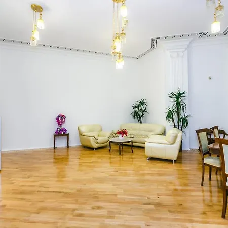 White Apartment In The Nizami Street Baku Exterior photo
